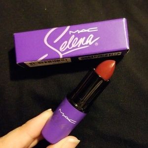 NWT Selena MAC lipstick in Dreaming Of You red